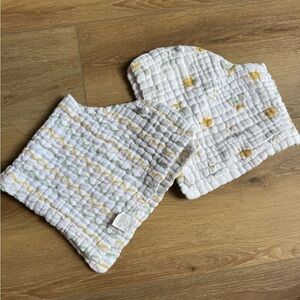 Neat Solutions Newborn Muslim Burp set of bibs